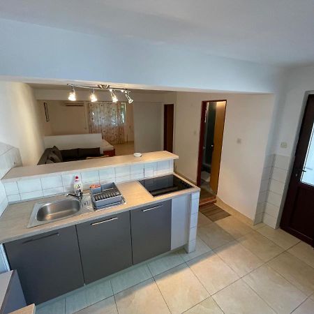 Apartment Victoria Stara Baška Esterno foto
