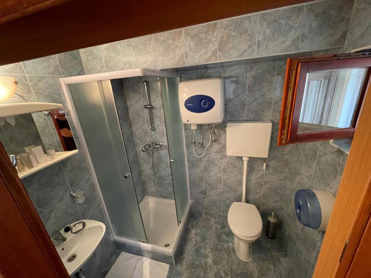 Apartment Victoria Stara Baška Esterno foto