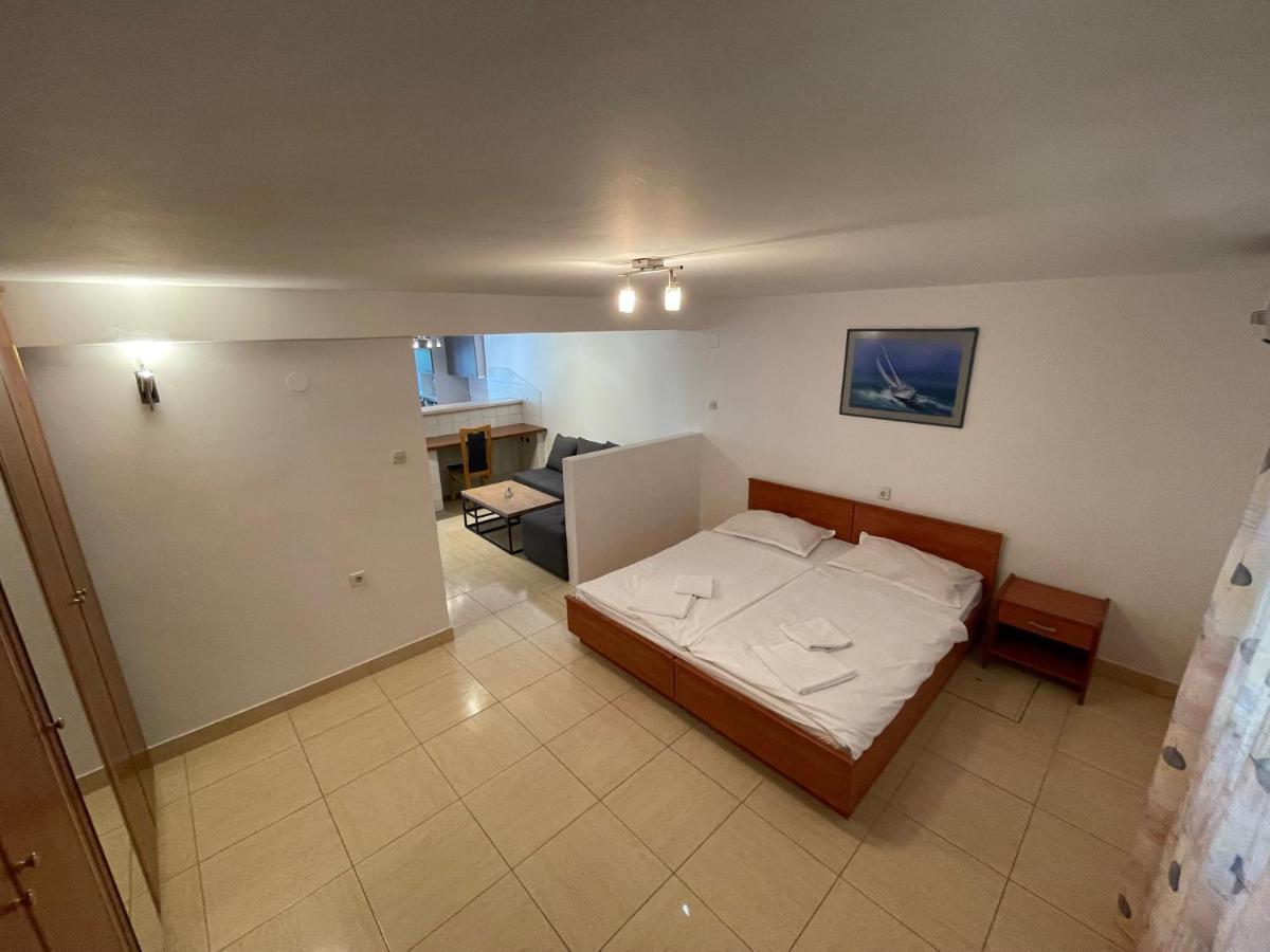 Apartment Victoria Stara Baška Esterno foto
